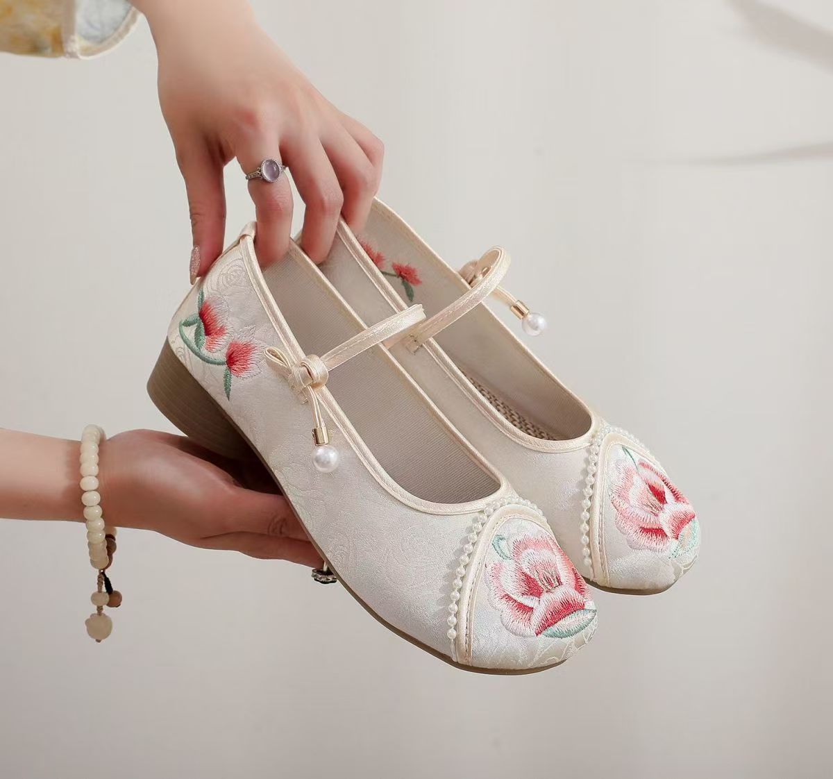Zapatos Cheongsam de Tacón Baj - Ethnic Style reseña y precio