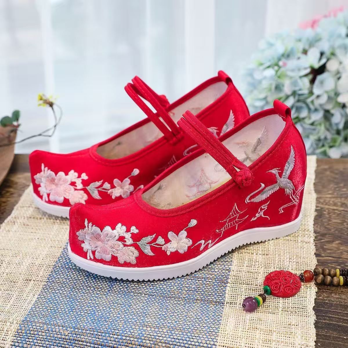 Zapatos bordados internos aume - Ethnic Style reseña y precio